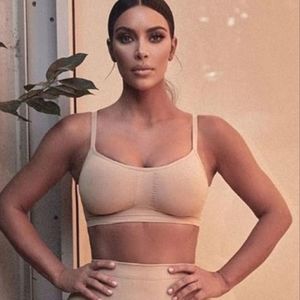 NWOT SKIMS Sand Sculpting Bralette Nude Cream Kim Kardashian Shapewear Bra